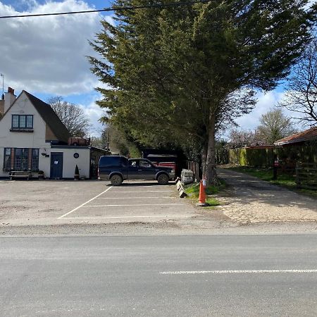 Chase Bungalow Billericay Exterior foto