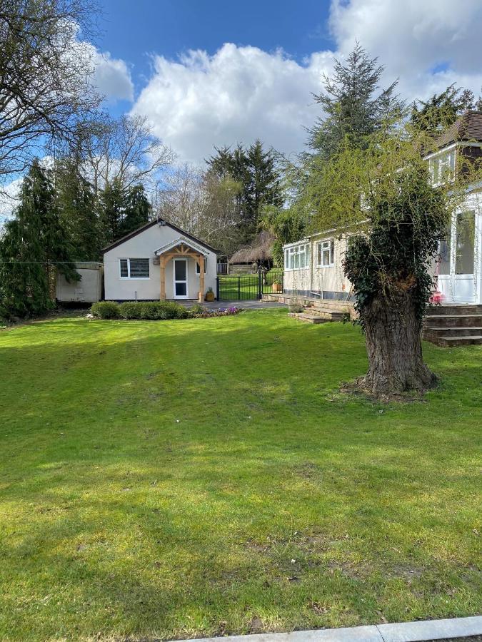 Chase Bungalow Billericay Exterior foto